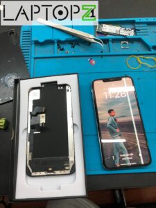 Màn hình điện thoại bị sọc, chớp, giật hình có sửa được không?